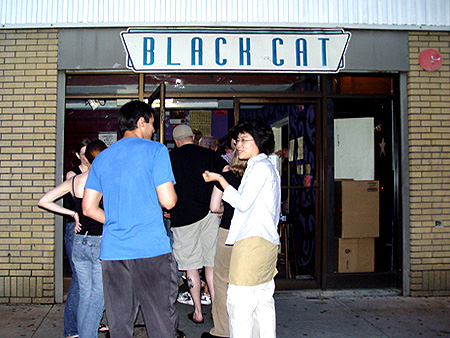 A friendly couple talks outside as they wait to purchase their tickets.  For those who prefer to purchase in advance, tickets can be bought through ticketmaster.