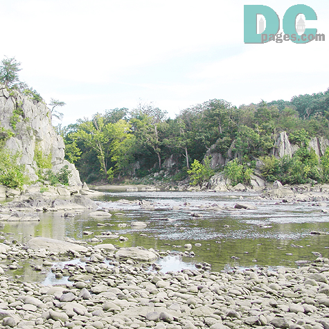 River rocks can be seen during low water season on the Southwester side of Offutt Island. 
