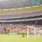 DC United DF, No.5 Ezra Hendrickson did a good header but couldn't find the net.