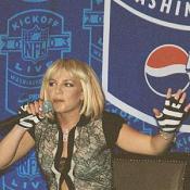 Britney Spears tries to defend her answer after she mistakenly said she hopes the New York Jets win to a room full of Redskins fans.