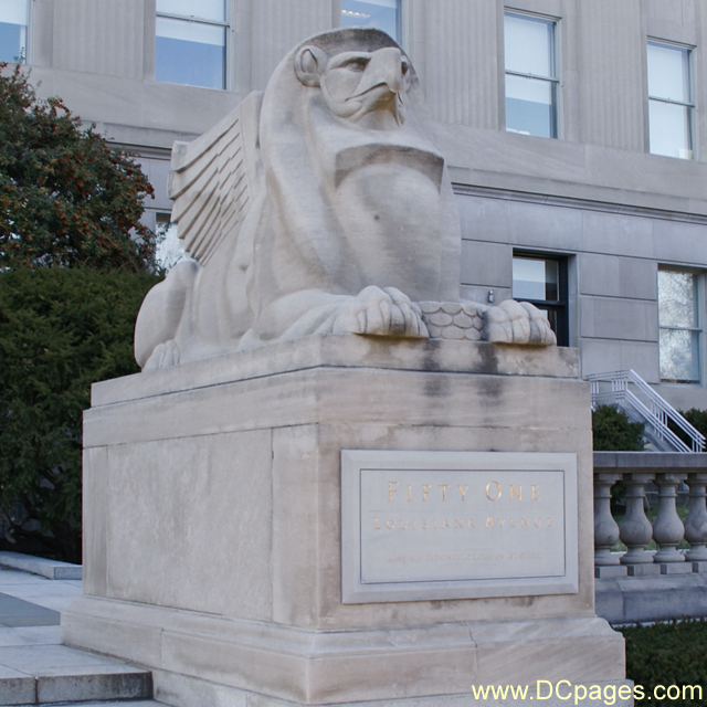 Griffins Guard Acacia Building
