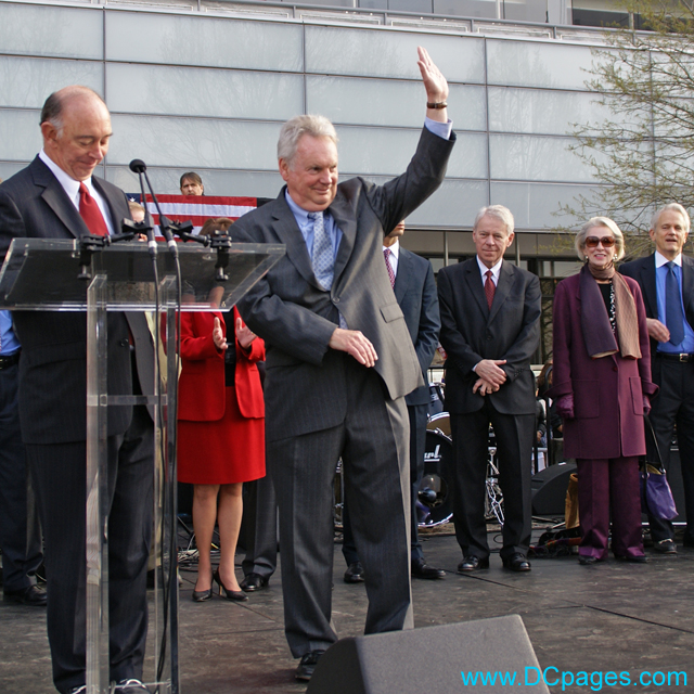 Peter S. Prichard waves to crowd