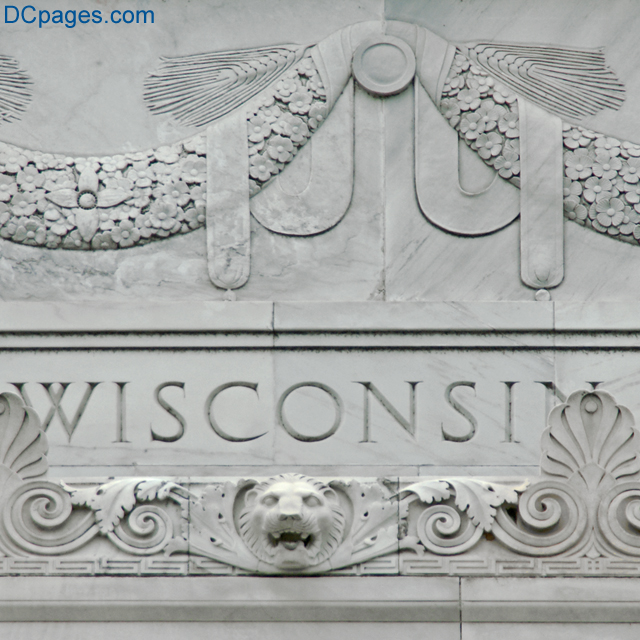 East  Exterior View - Lincoln Memorial Close Up