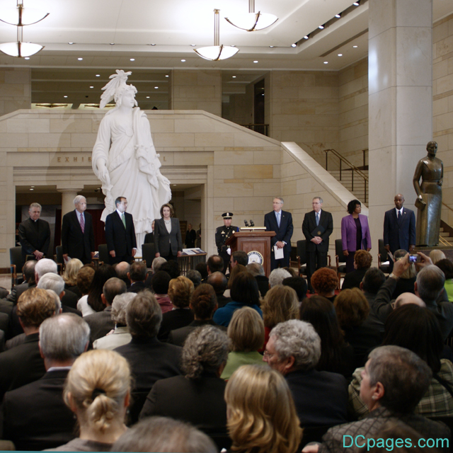 NANCY PELOSI ENTERING EMANCIPATION HALL