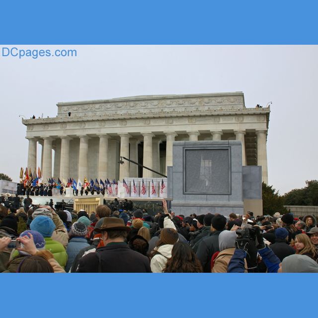 Obama loyalists pack the front of the Lincoln Memorial