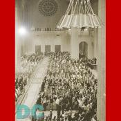 Top view of the congregation from the West transept.