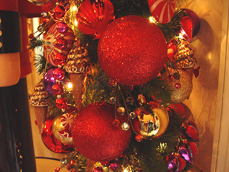 There were 245 wreaths throughout the White House.