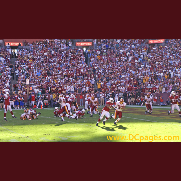 12-T.Rattay looks for an open L.Pope in the endzone.