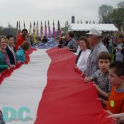 Smithsonian Kite Festival - Unfurling the American Flag