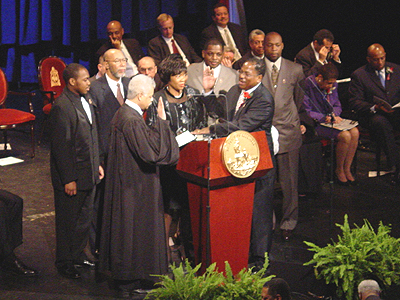 Swearing in Councilmen for Ward 5, Vincent Orange