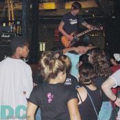 As the band played, more and more fans moved closer to the stage for a better look.