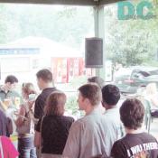 People were lining up to get great draft beer of Global Brewers Guild and Rogue Brewery at South Beach. 