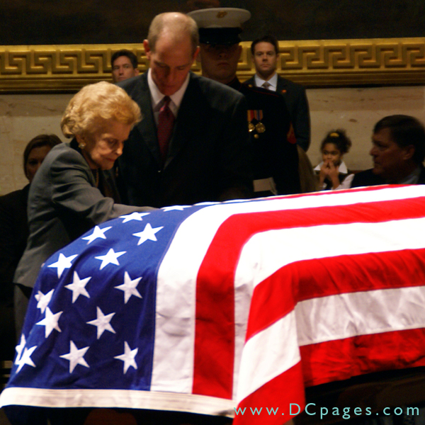 Steven Ford, Betty Ford in the United States Capitol Rotunda.
