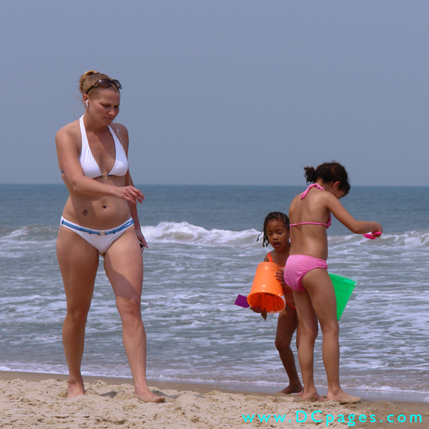 Ocean City - Ocean City offers over 10 miles of white, sandy beaches. The southern tip is filled with amusement parks, boardwalk amusements, cotton candy, and boardwalk fries and still has the aura of an old seaside resort.