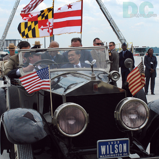 Closeup of the dedication delegation. Maryland and District flags are in the back.