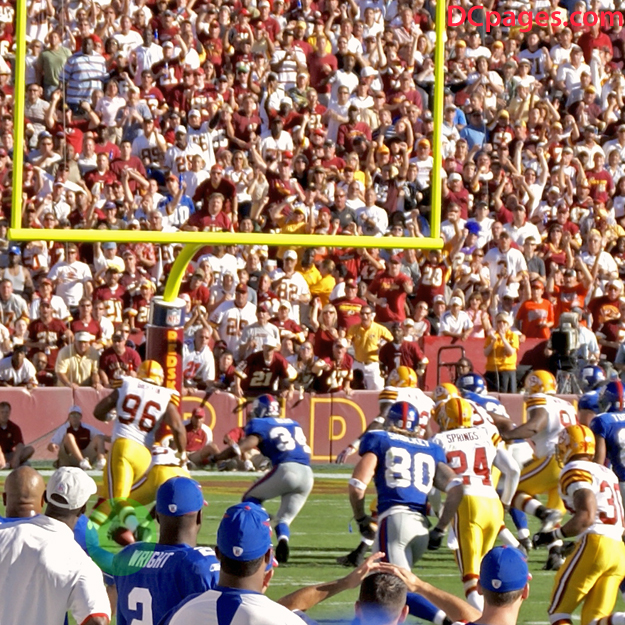 Redskins LB London Fletcher falls on the ball giving the home team a much needed turnover.
