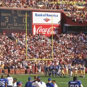 The Redskins offense gets ready for 1-and-10 on the Giants 6-yard line.
