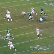 Eagle's receiver is open in the flats.