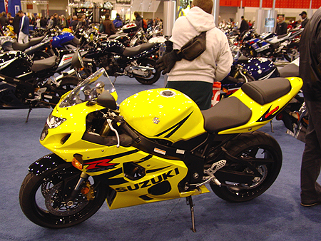 If your looking for an incredible middle weight sport bike, look no further. This is the brand new Suzuki GSXR-600.