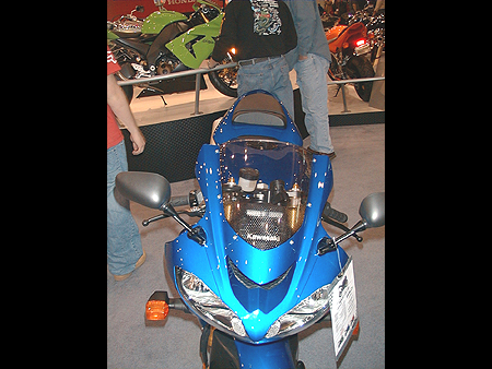 The ZX10R kind of looks like an angry wasp from this view.