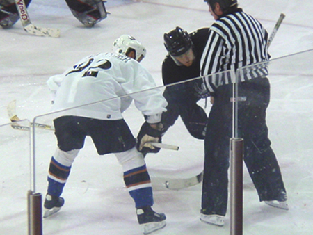 Michael Nylander gets ready for a face off.