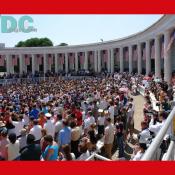 East view of the fully occupied amphitheater at Arlington National Cemetery 