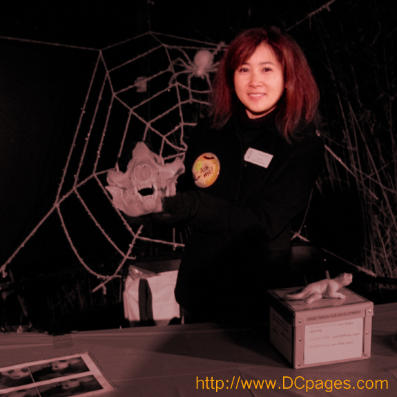 The spider lady told us interesting things about arachnophobia. 