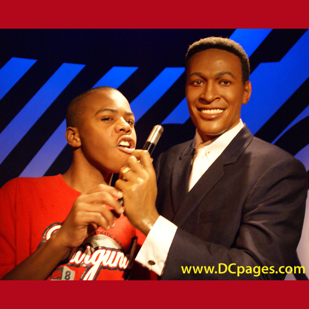 Andre sings, "Lets Get It On" with Marvin Gaye.