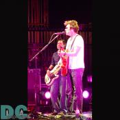 Howie sings to the crowd