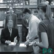 Many beautiful ladies came to visit Al Gore.