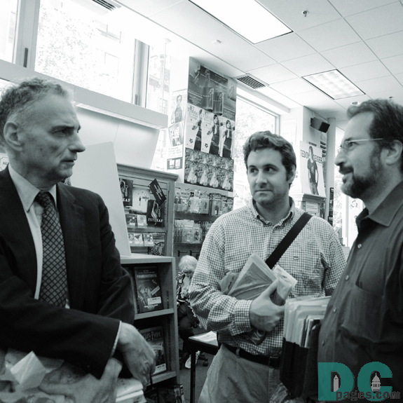 Nader speaks discusses the Ohio election challenge, campaign stories, and current issues while waiting in line.