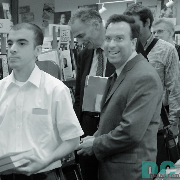 A journalist from 'The Washington Post' smiles during an interview with Ralph Nader, before he meets the former vice president.