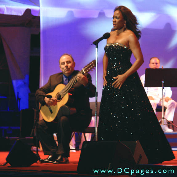 Denyce Graves moved the crowd with her extraordinary voice. This mezzo soprano superstar began her vocal training at the Duke Ellington School of Arts in Washington in the late 1980s.
