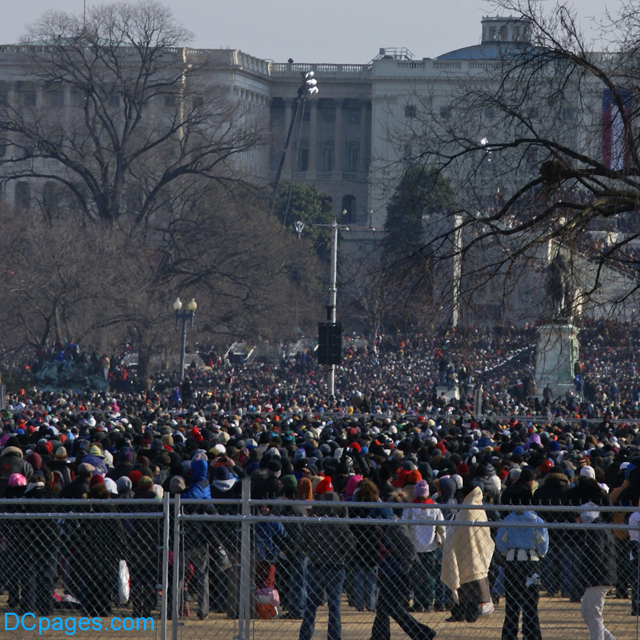 Inaugural crowd fenced in