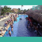 swimming pool bar cancun mexico