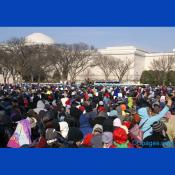 Inaugural attendees struggle to get a view
