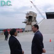The United States Transportation Secretary and the Commonwealth of Virginia's Governor converse the accomplishment of the first phase of the new Woodrow Wilson bridge.