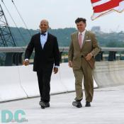 Photo of Mayor Anthony Williams and Maryland Governor Robert L. Ehrlich